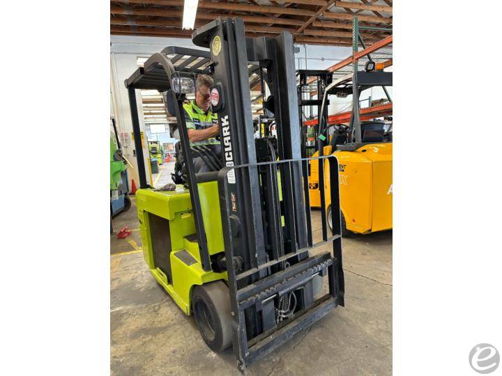 2015 Clark TMX15