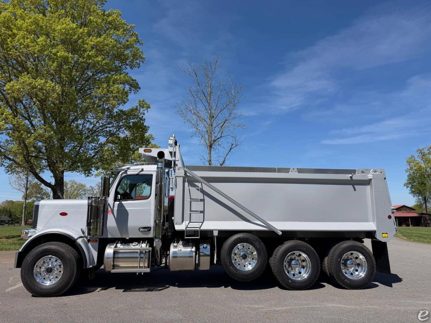 2026 Peterbilt 589