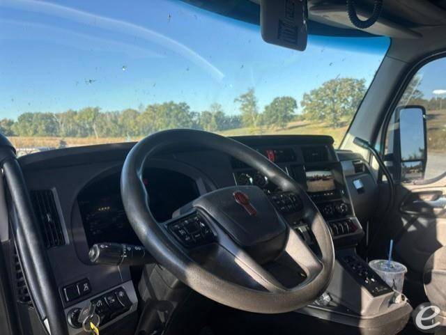2023 Kenworth T880S