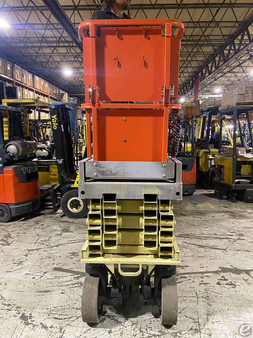 2012 JLG 2630ES
