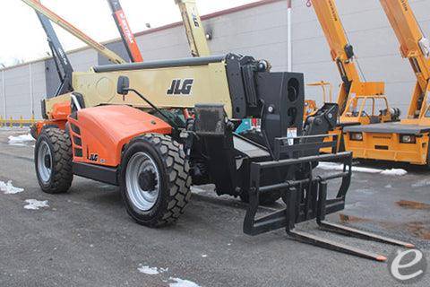 2018 JLG 1055