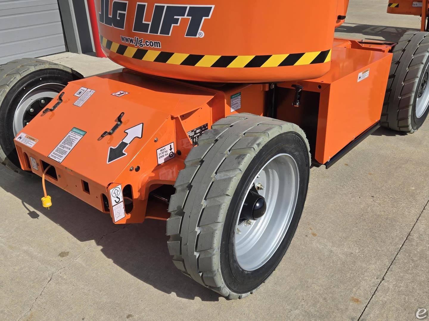 2022 JLG E450AJ