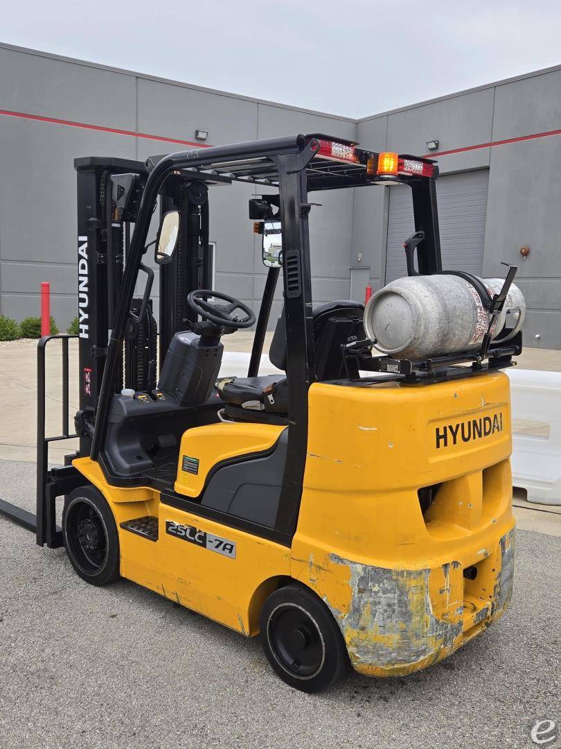 2023 Hyundai 25LC-7A