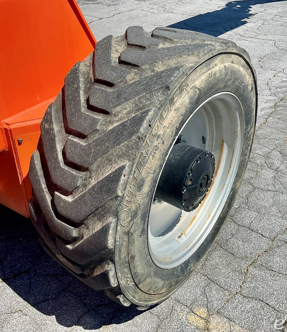 2013 JLG 1350SJP