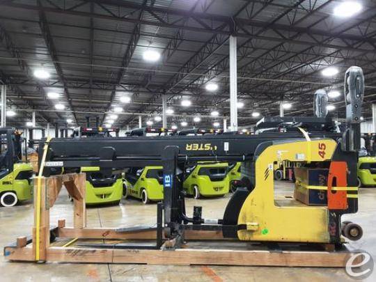 2017 Hyster N45ZR2-21.5 Electric Reach Truck - 123Forklift