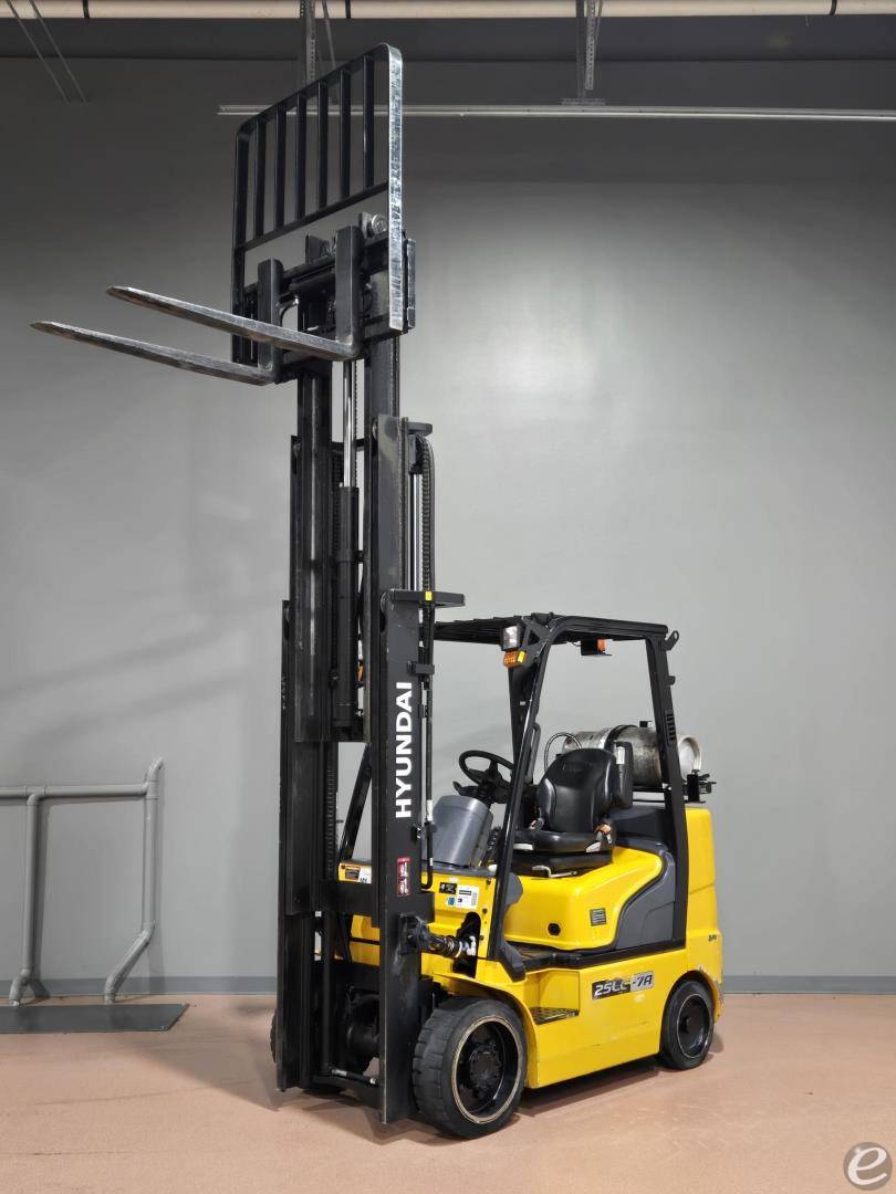 2023 Hyundai 25LC-7A
