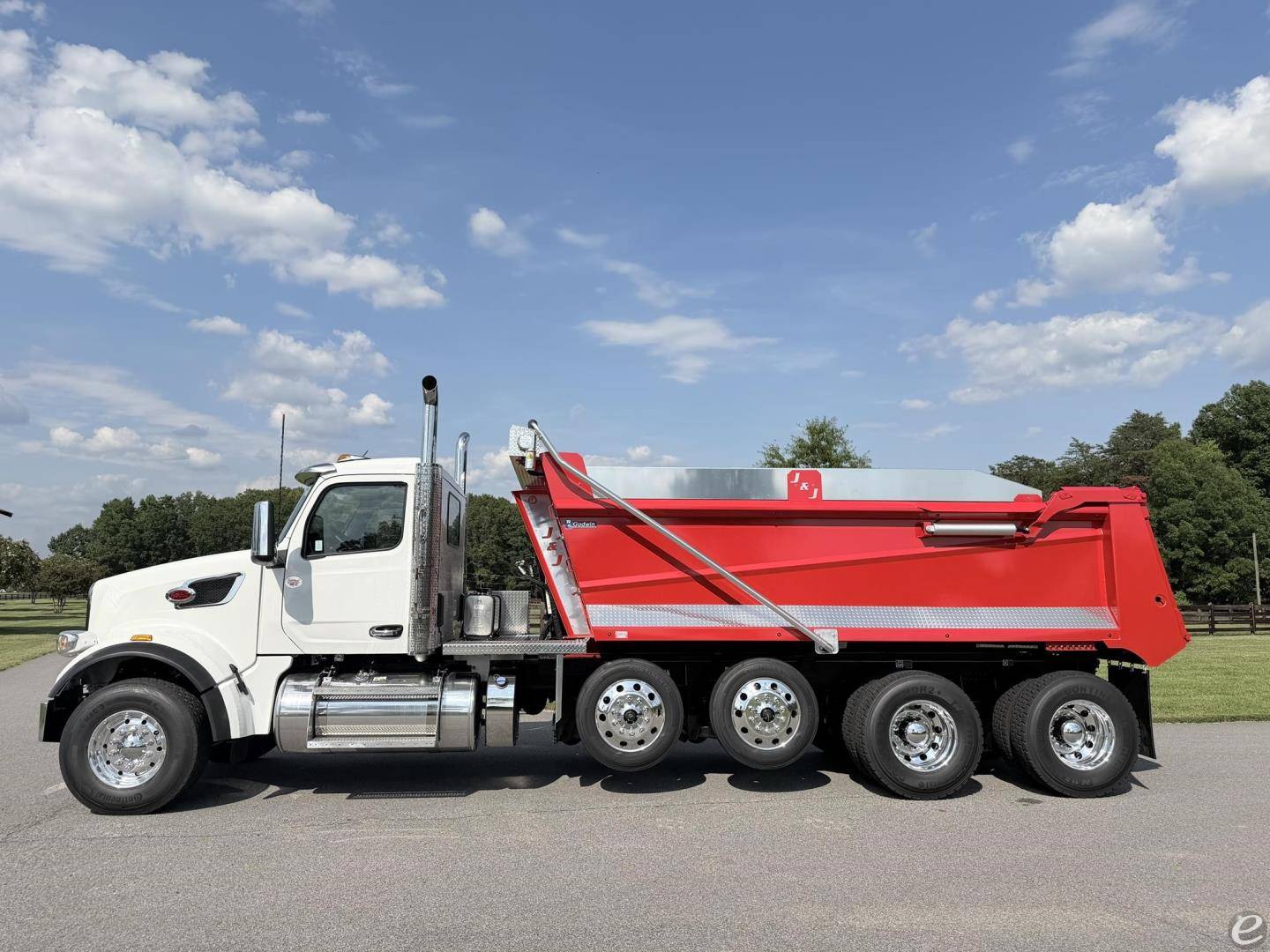 2027 Peterbilt 567