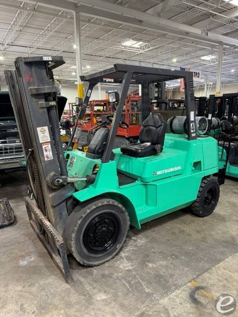 2005 Mitsubishi FG40N