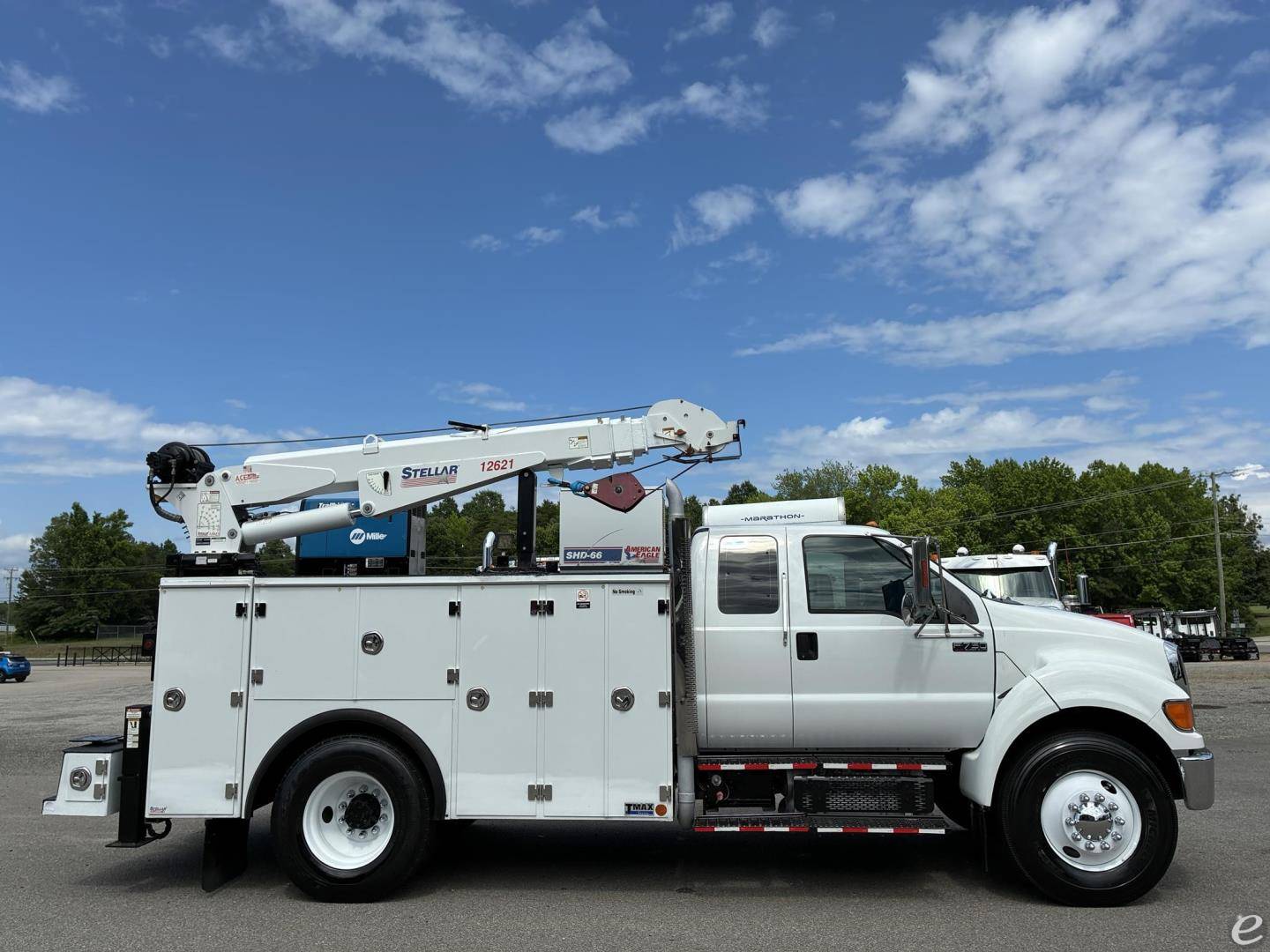 2015 Ford F750 XLT SD