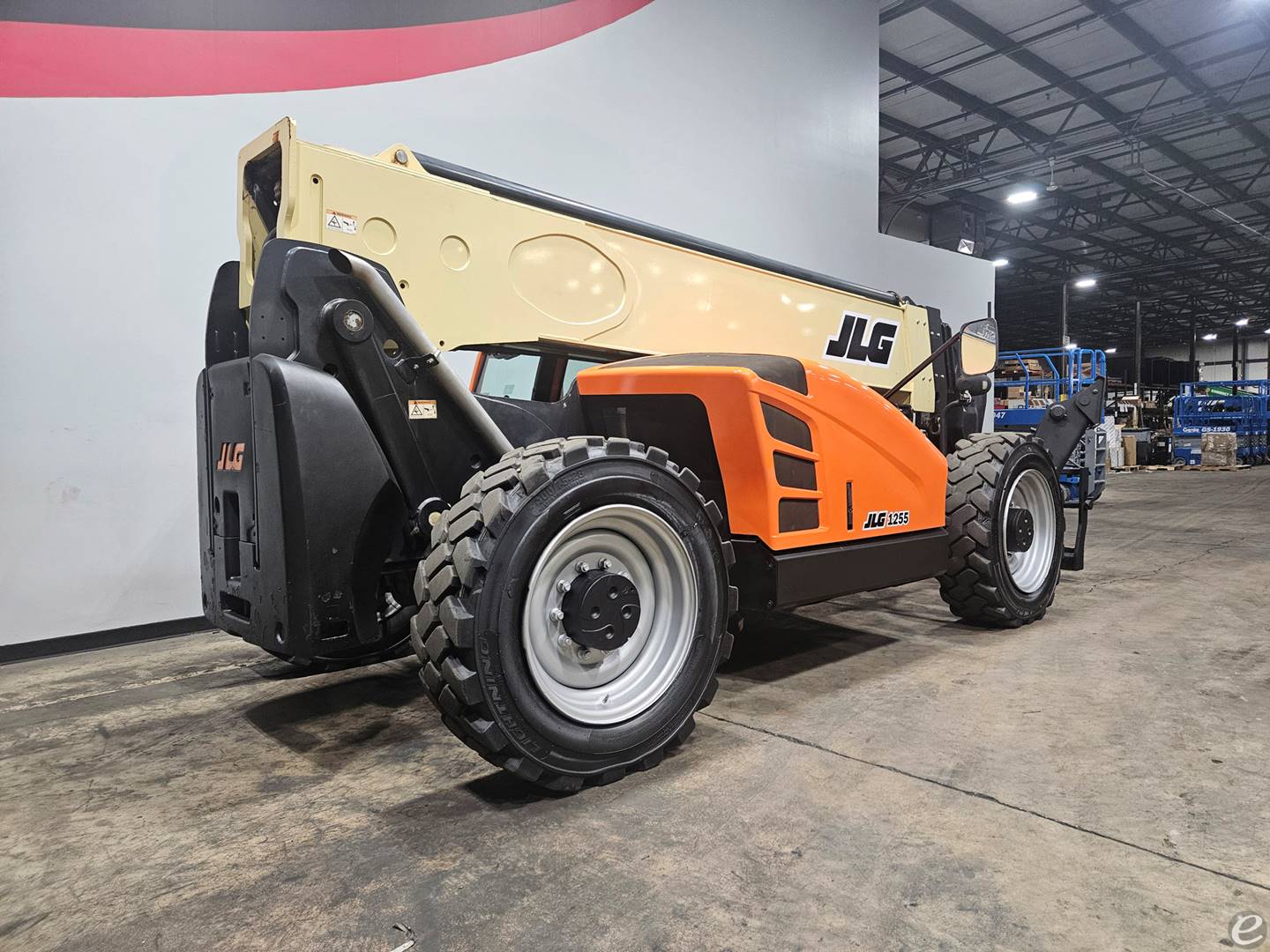 2017 JLG 1255