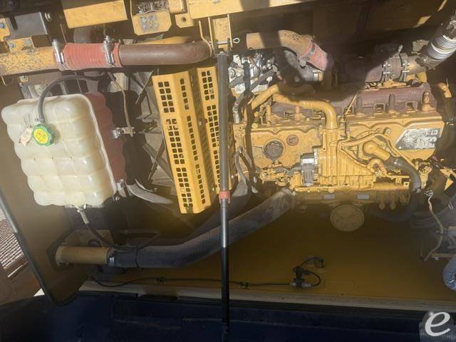 2016 Cat 323