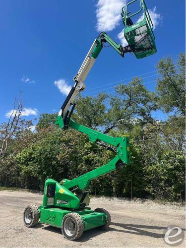 2013 JLG E450AJ