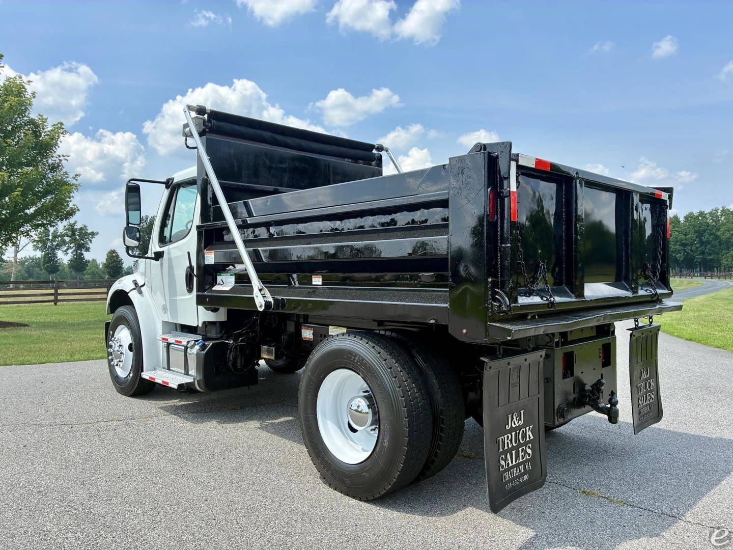 2019 Freightliner BUSINESS CLASS M2 106