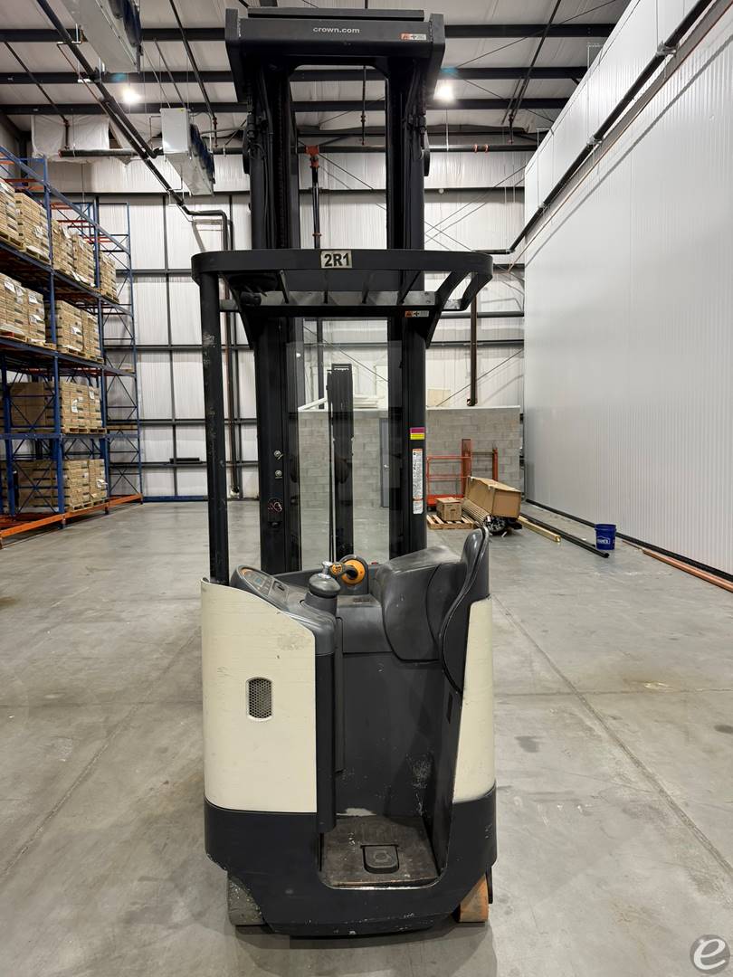 2015 Crown RR5725-45