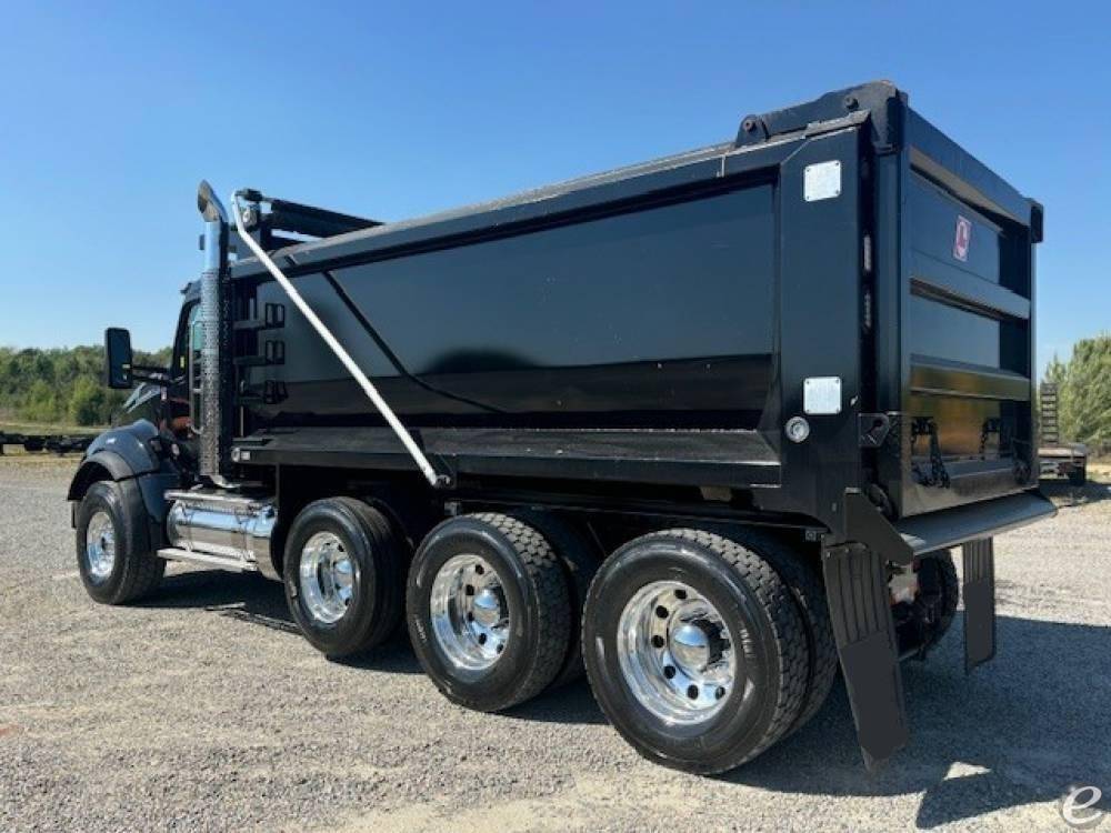 2025 Kenworth T880