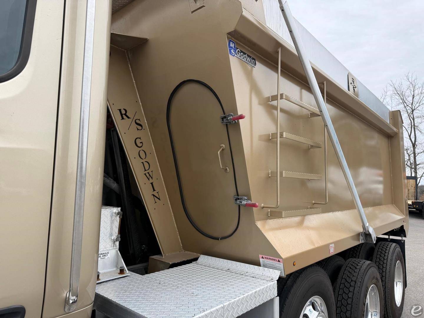 2024 Peterbilt 567