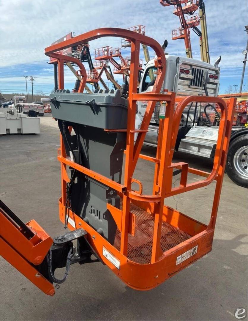 2015 JLG E300AJP