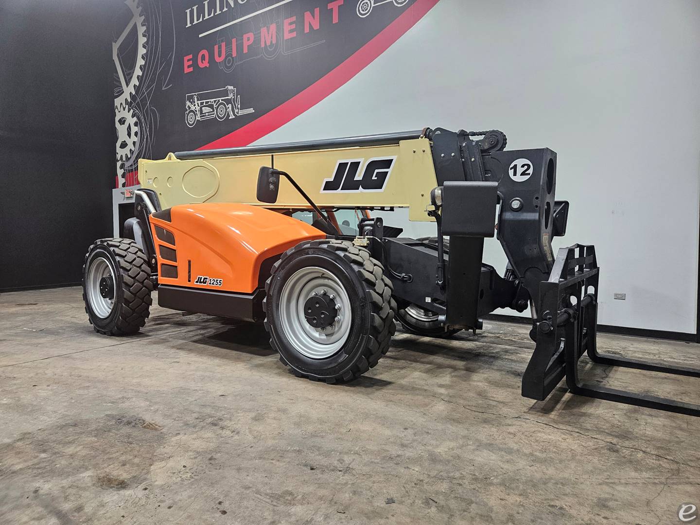 2017 JLG 1255