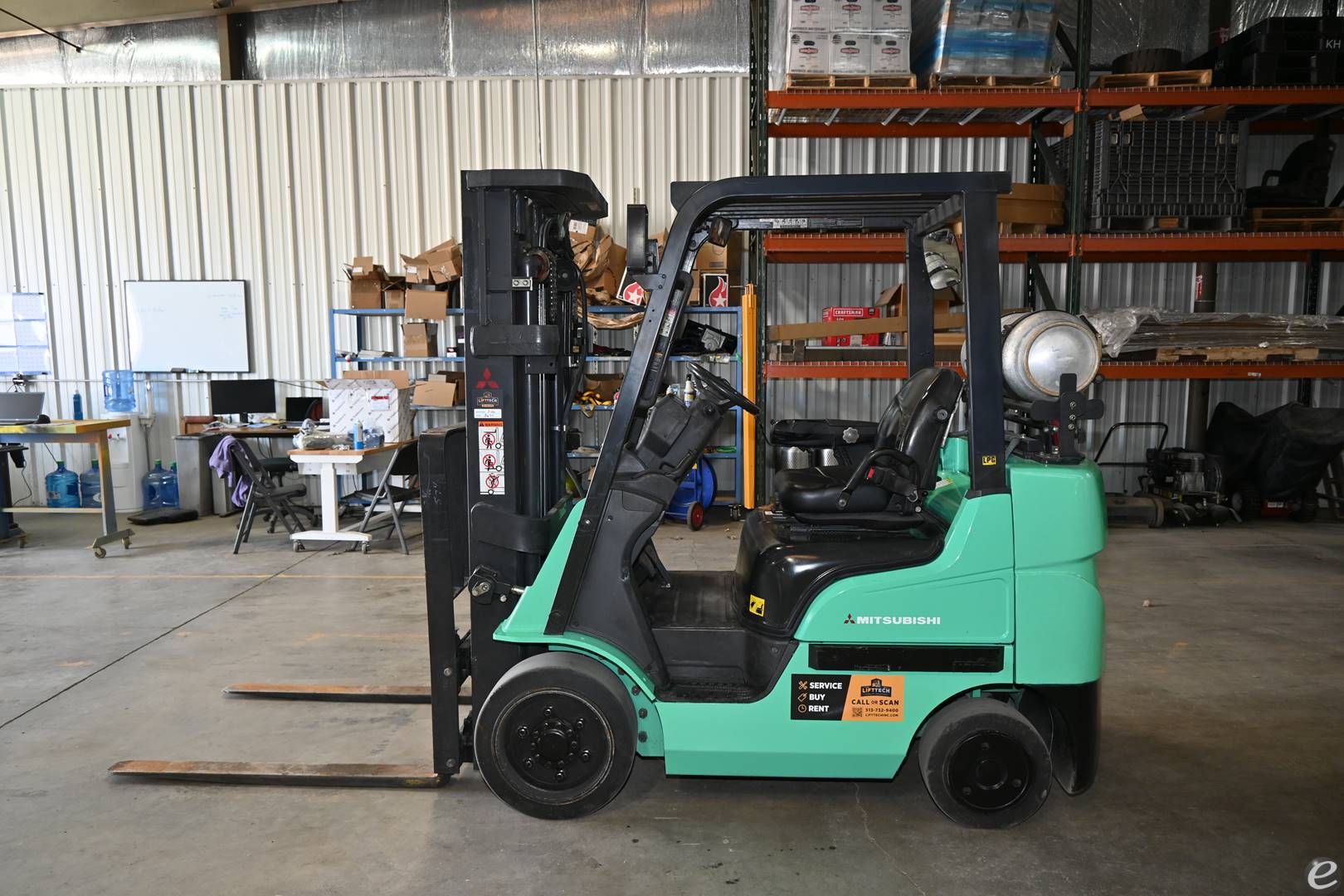 2017 Mitsubishi FGC25N