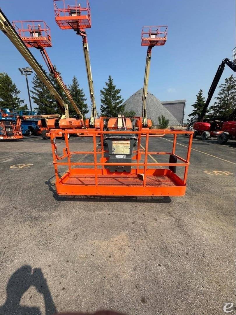 2015 JLG 660SJ