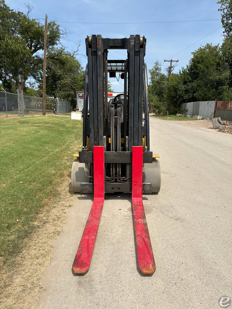 2014 Yale GLC120VXNGAE092