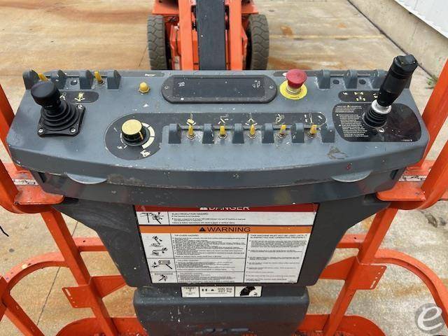 2014 JLG E300AJP