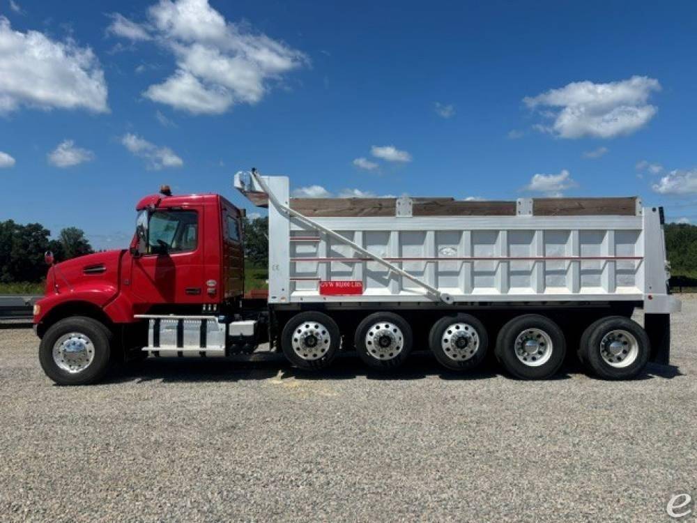 2017 Volvo VHD64F200