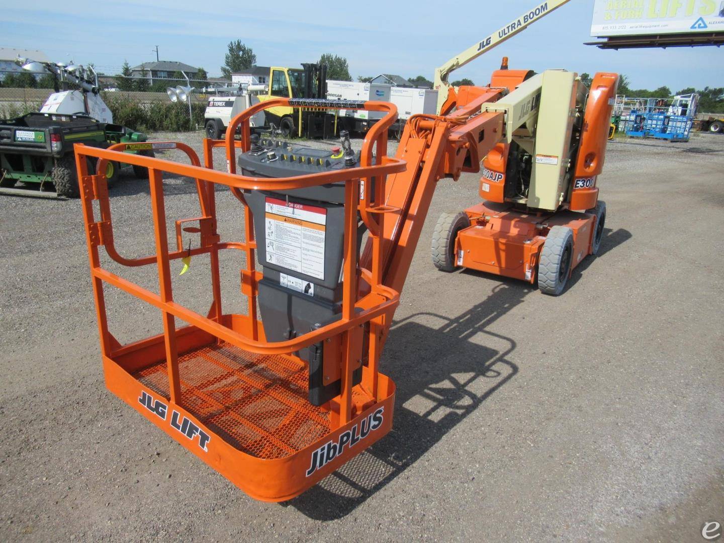 2013 JLG E300AJP