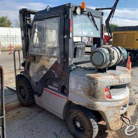 2006 Nissan                                             MUGL02A30DV LP Gas Forklift - 123Forklift