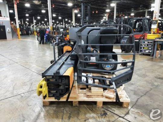2016 Crown RM6095S-45 Electric Reach Truck - 123Forklift