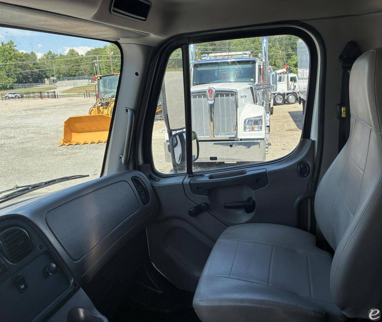 2019 Freightliner BUSINESS CLASS M2 106