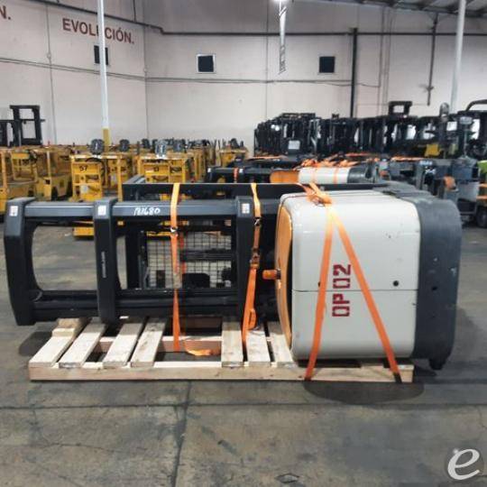 2016 Crown SP4030-30 Electric Order Picker - 123Forklift
