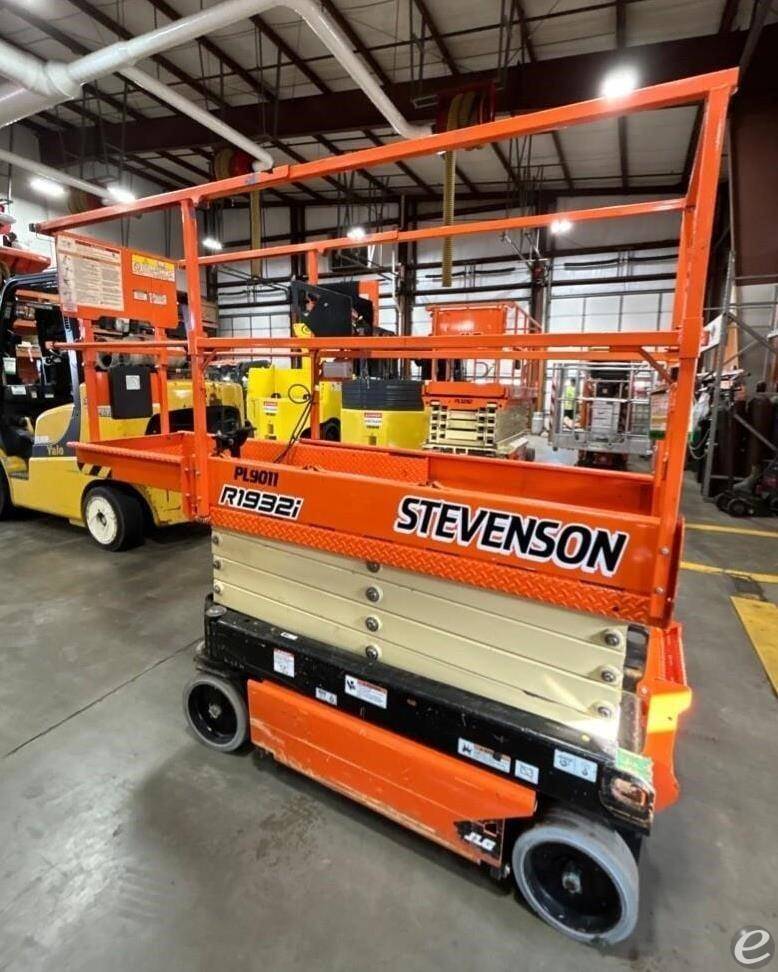 2021 JLG R1932i