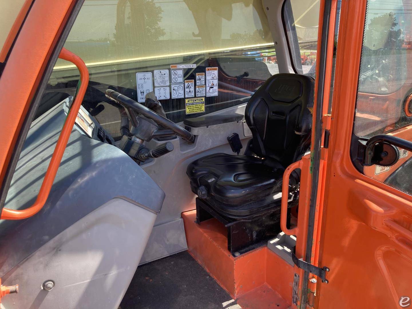 2015 JLG 1255