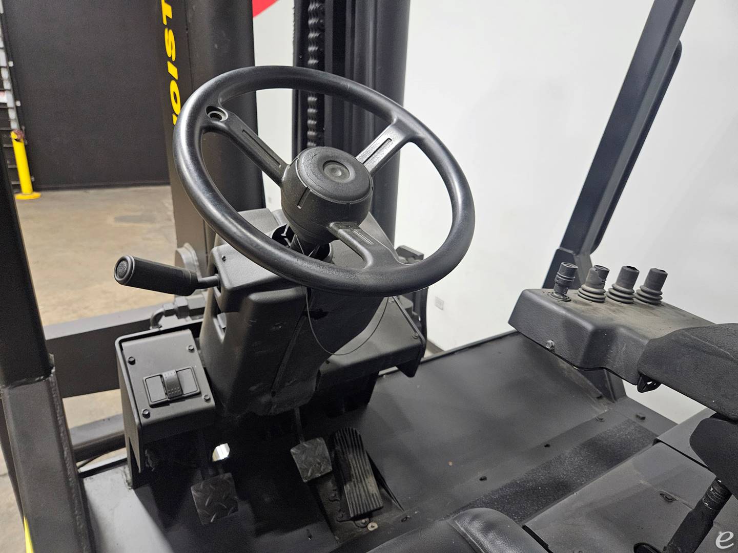 2012 Hoist Liftruck F400