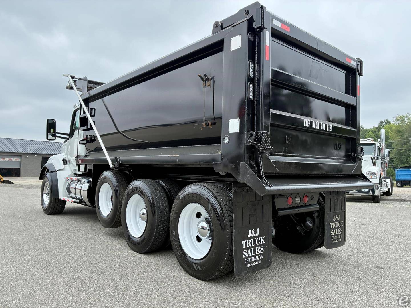 2025 Kenworth T880
