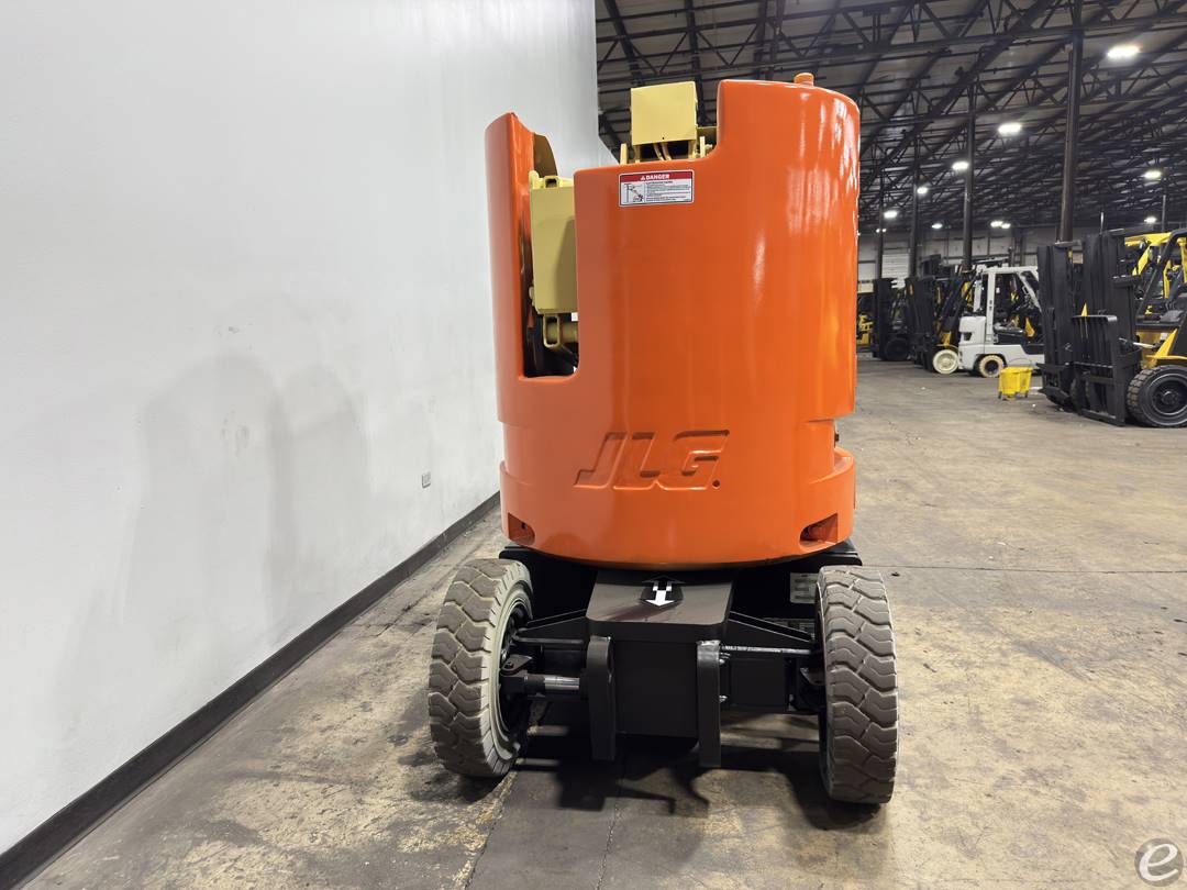 2014 JLG E300AJP