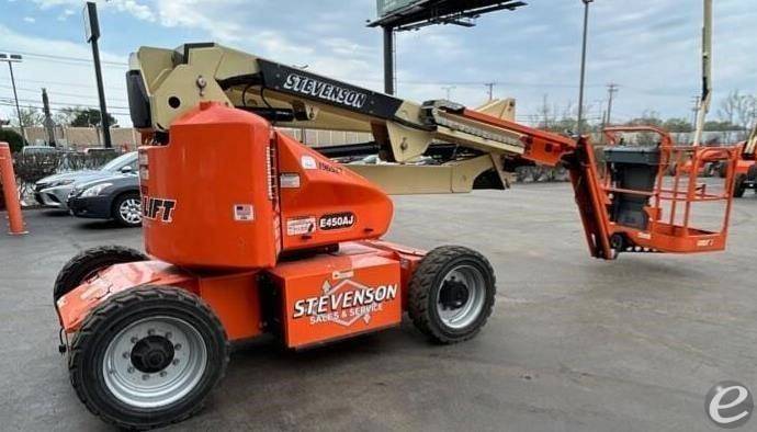 2015 JLG E450AJ