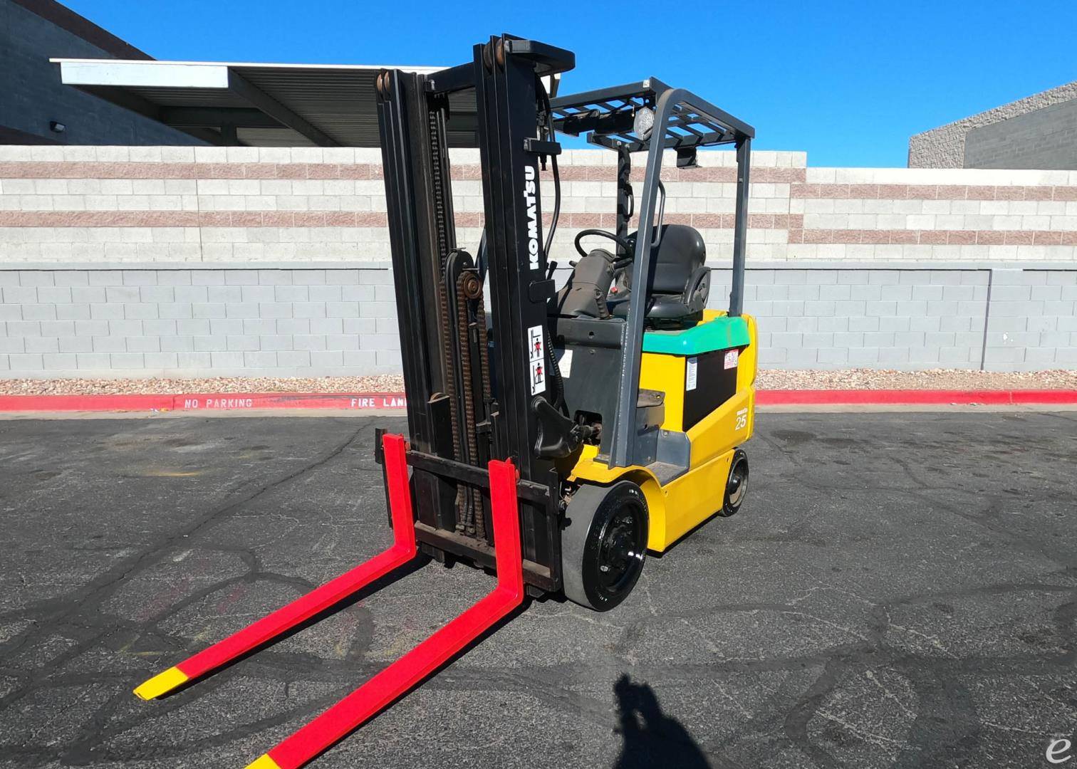 2012 Komatsu FB25SHU-6 Electric Forklift - 123Forklift