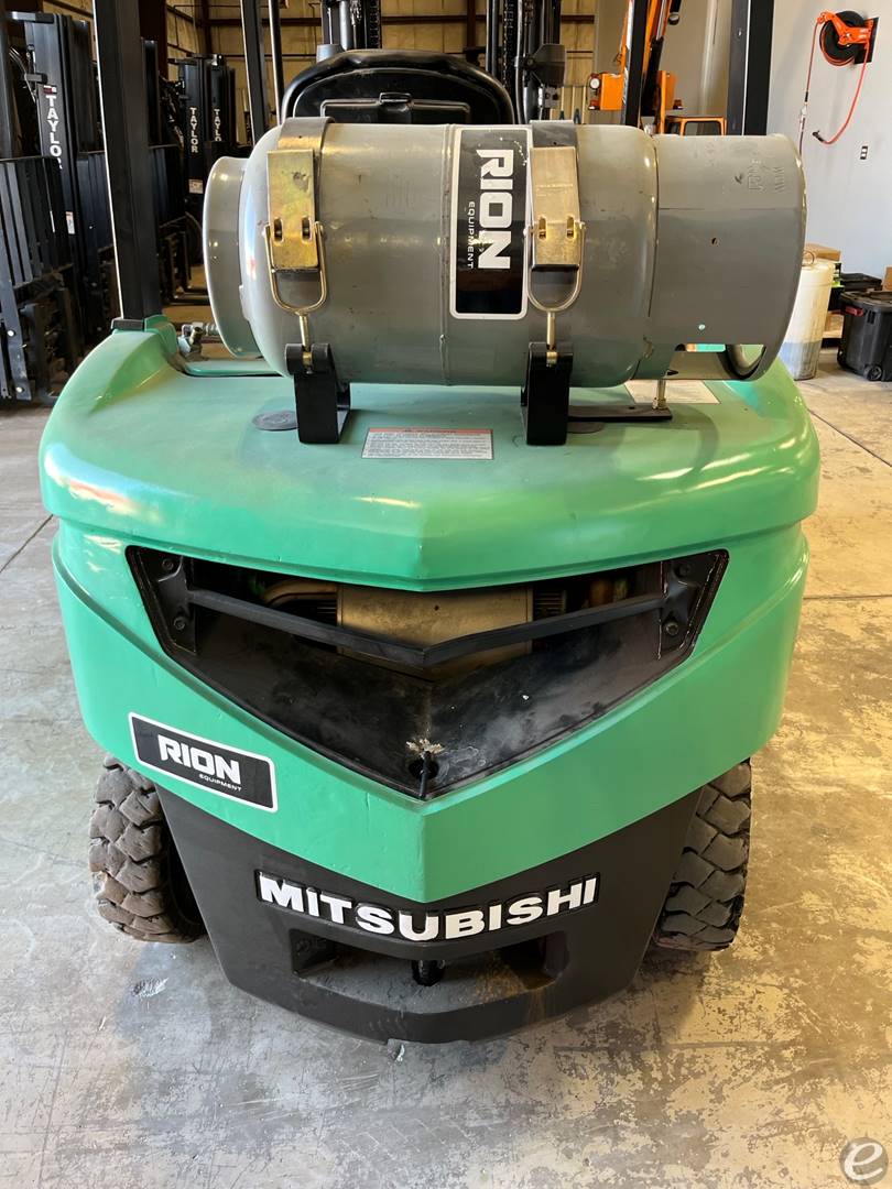 2015 Mitsubishi FG25N