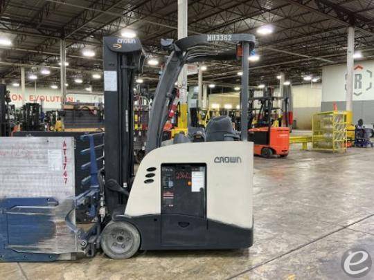 2023 Crown RC5735-35