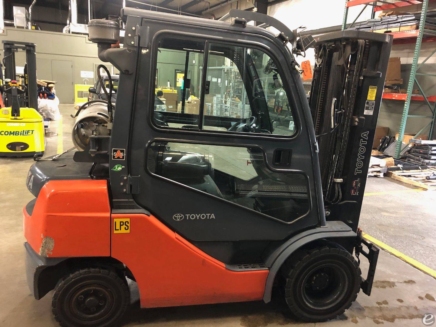2011 Toyota 8FGU25 LP Gas Forklift