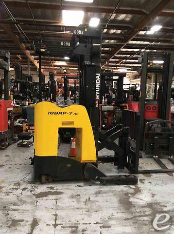 2014 Hyundai 18BRP-7 Electric Reach Truck - 123Forklift
