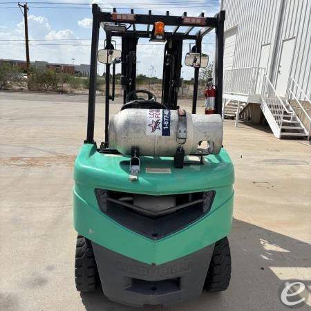 2017 Mitsubishi FG25N