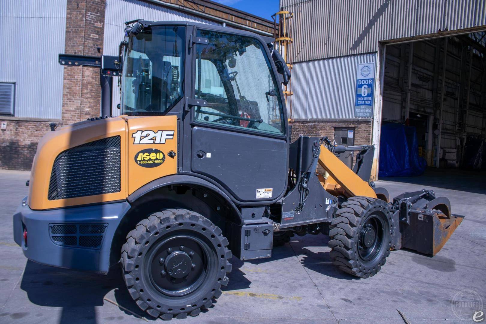2020 Case 121F
