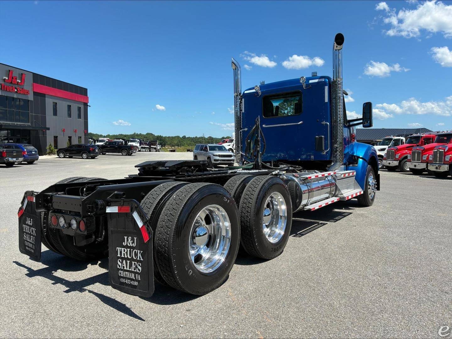 2024 Kenworth W990