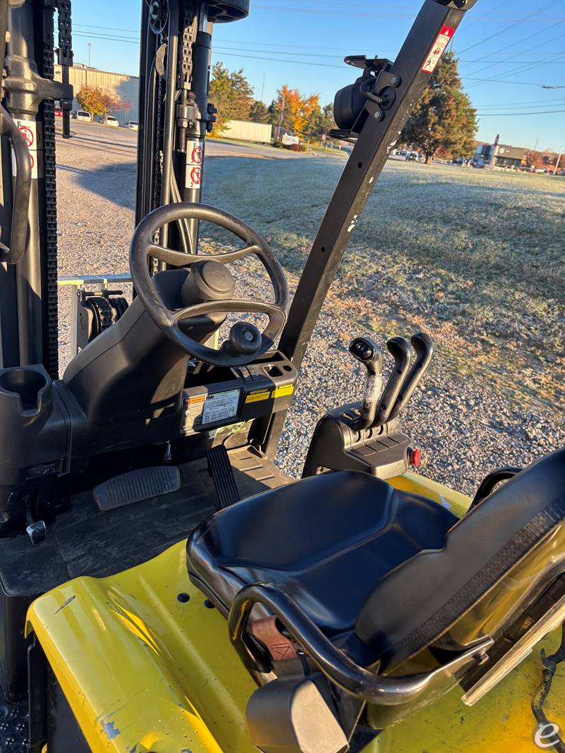 2017 Yale ERC-040VAN