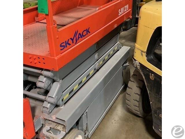  Skyjack SJ-3219 Electric Scissor L...