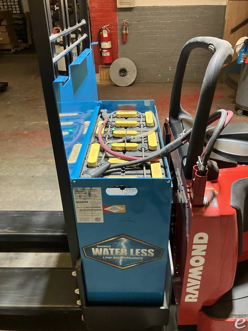 2020 Raymond 8410