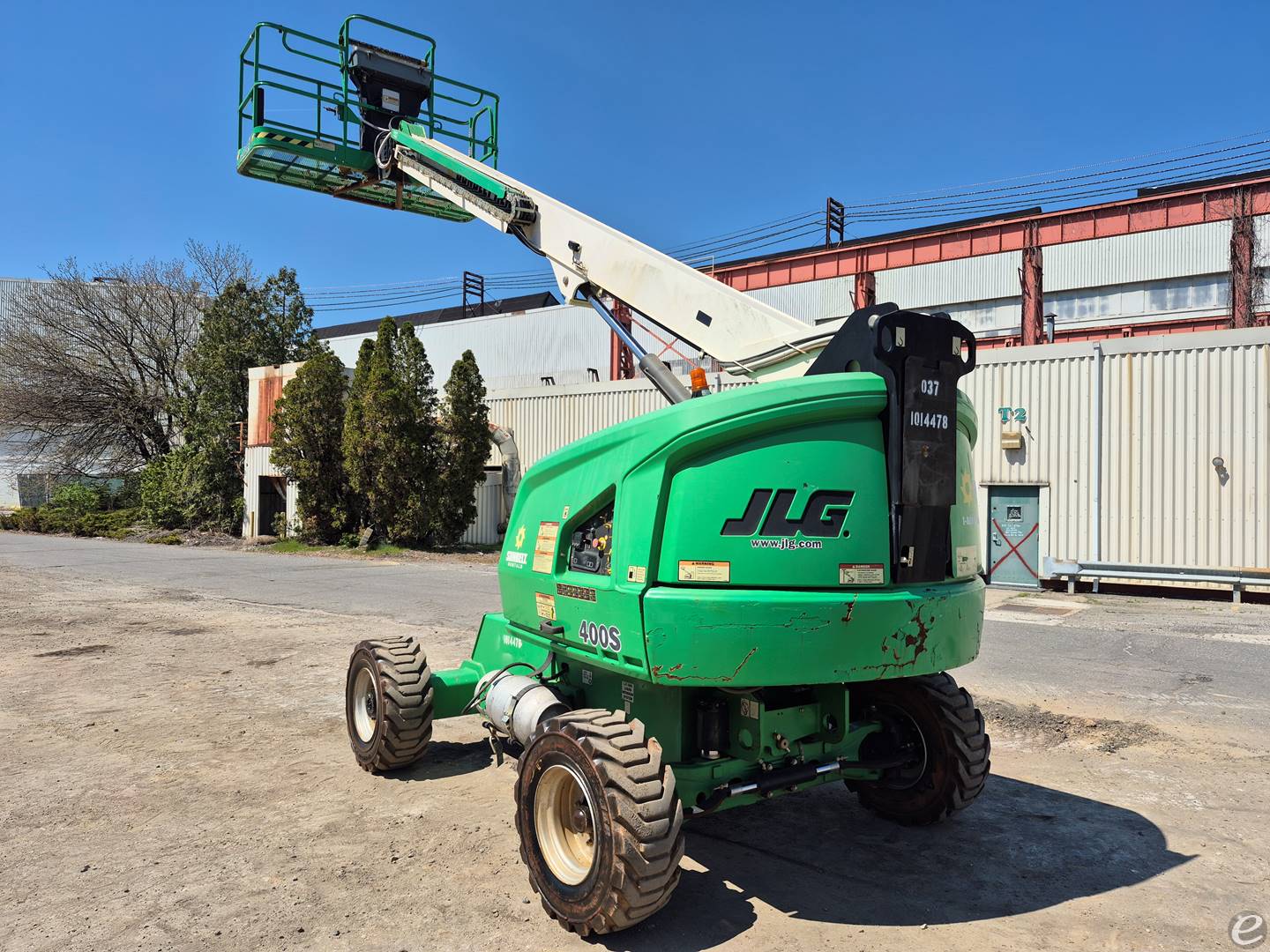 2017 JLG 400S